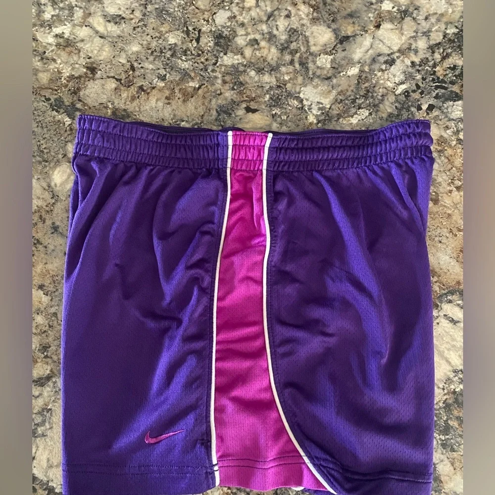 Nike Women’s Athletic Running Shorts Size Small Purple Fuchsia Mesh No Pockets - Picture 6 of 7